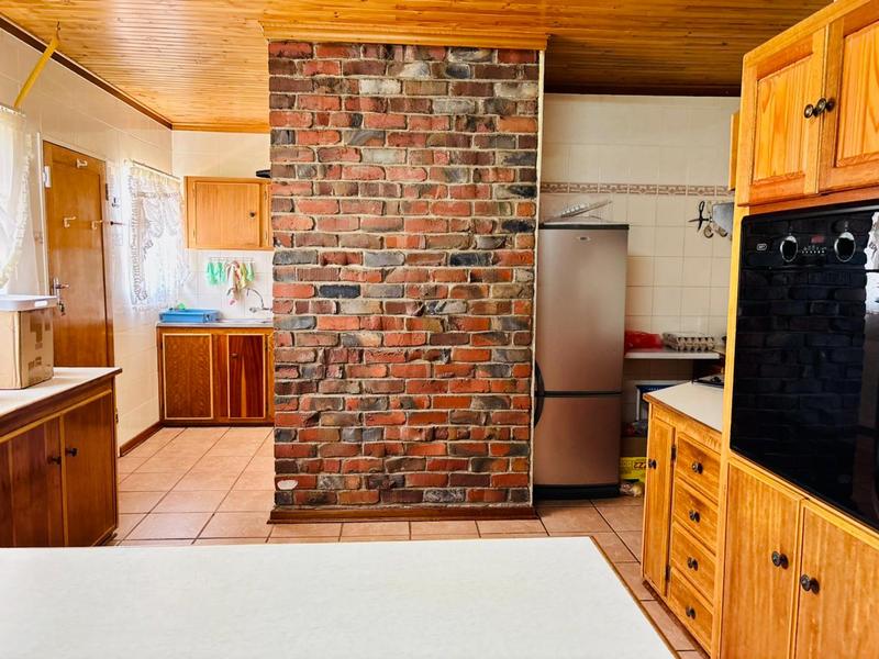 4 Bedroom Property for Sale in Pellissier Free State